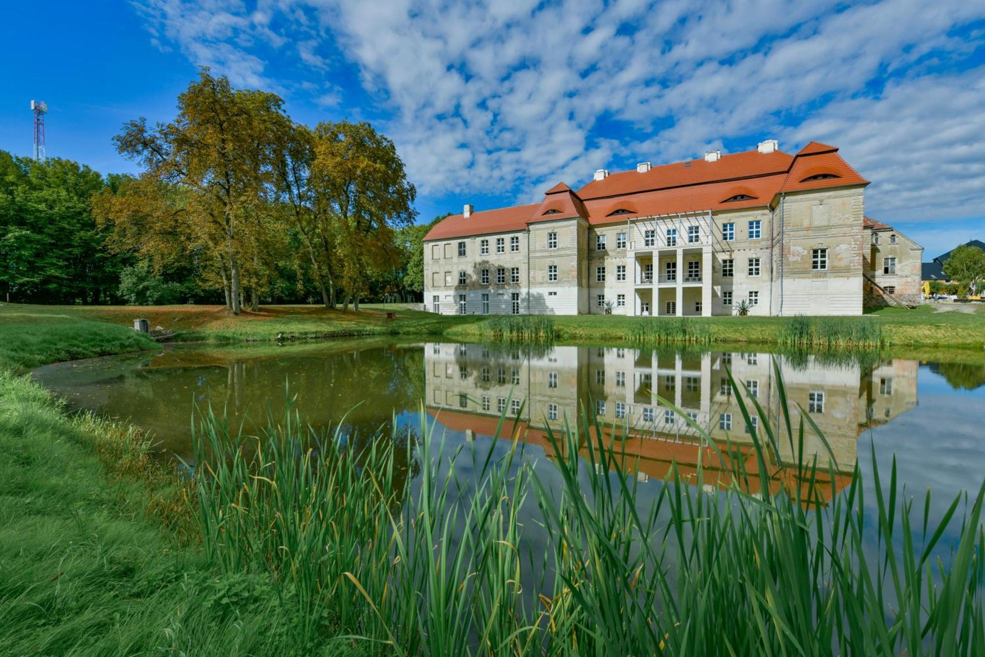 Palac Siemczyno Hotel Eksteriør billede